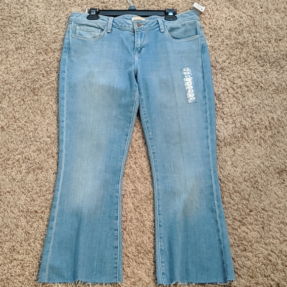 Cotton Cropped Jeans NWT (sold on thredup) - Picture 2 of 13